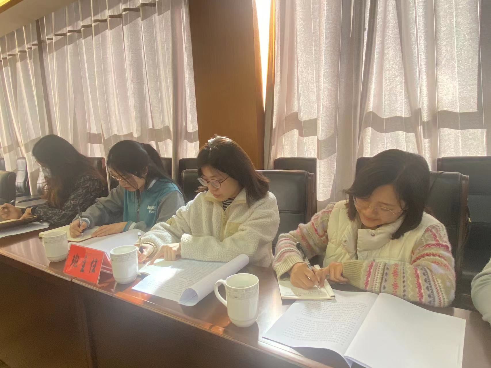 云南省侨联、云南华商公益基金会一行到保山调研“珍珠班”办班情况
